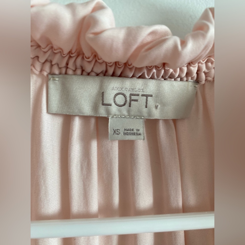LOFT Blush Ruffle Blouse - Picture 5 of 7